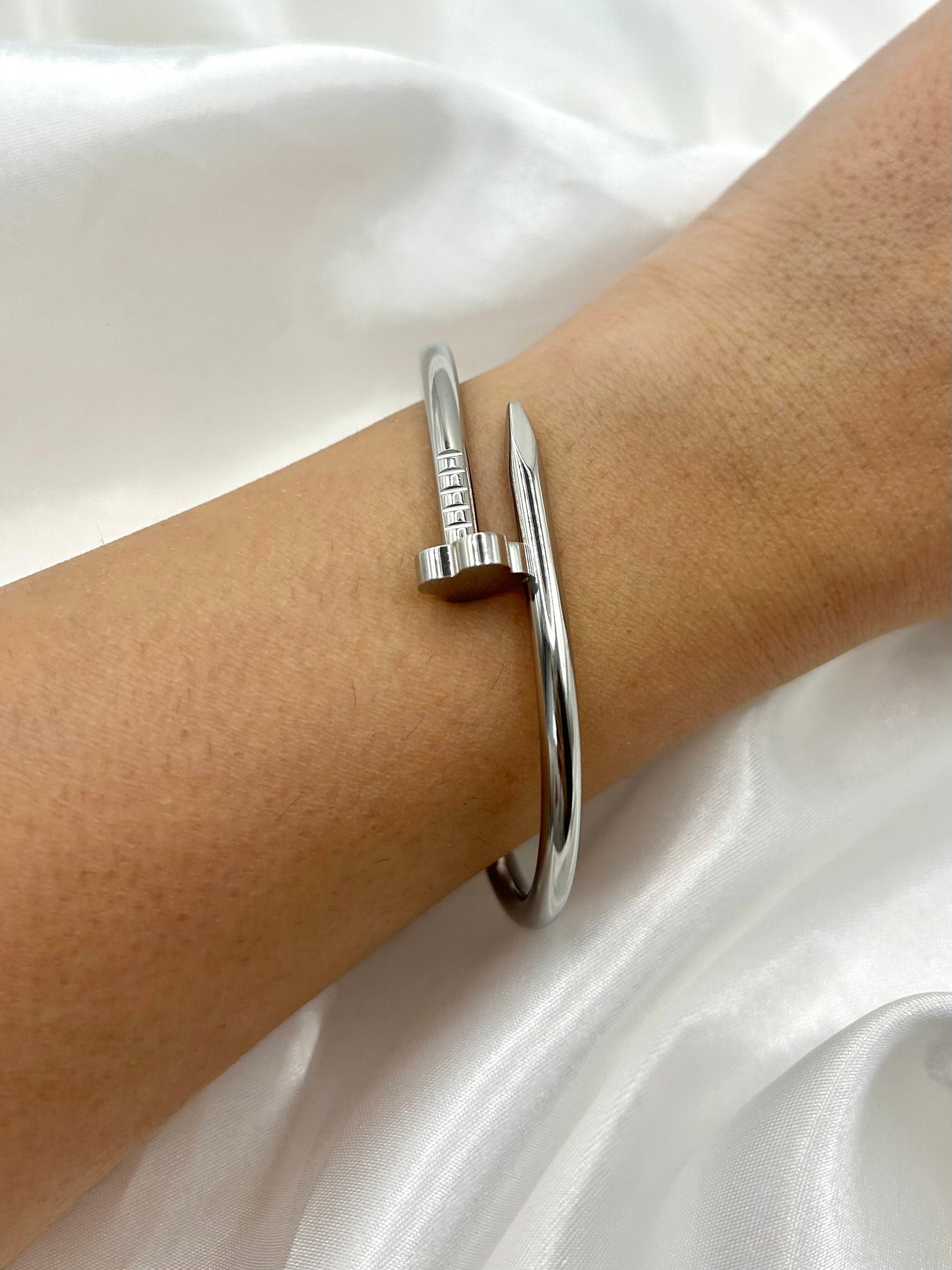 Bracciale Rigido Chiodo
