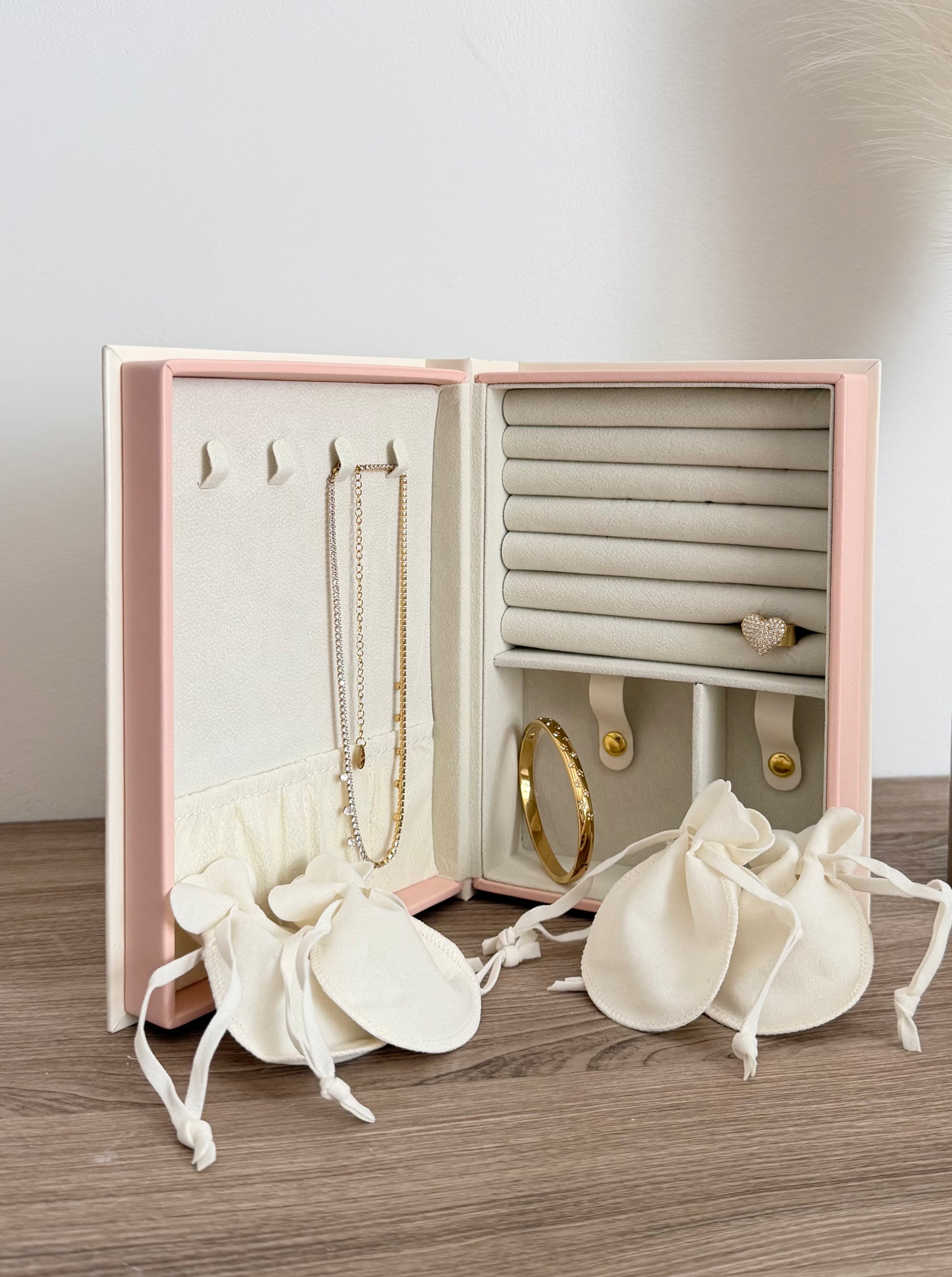 Magic Jewelry Book – Christmas Limited Edition