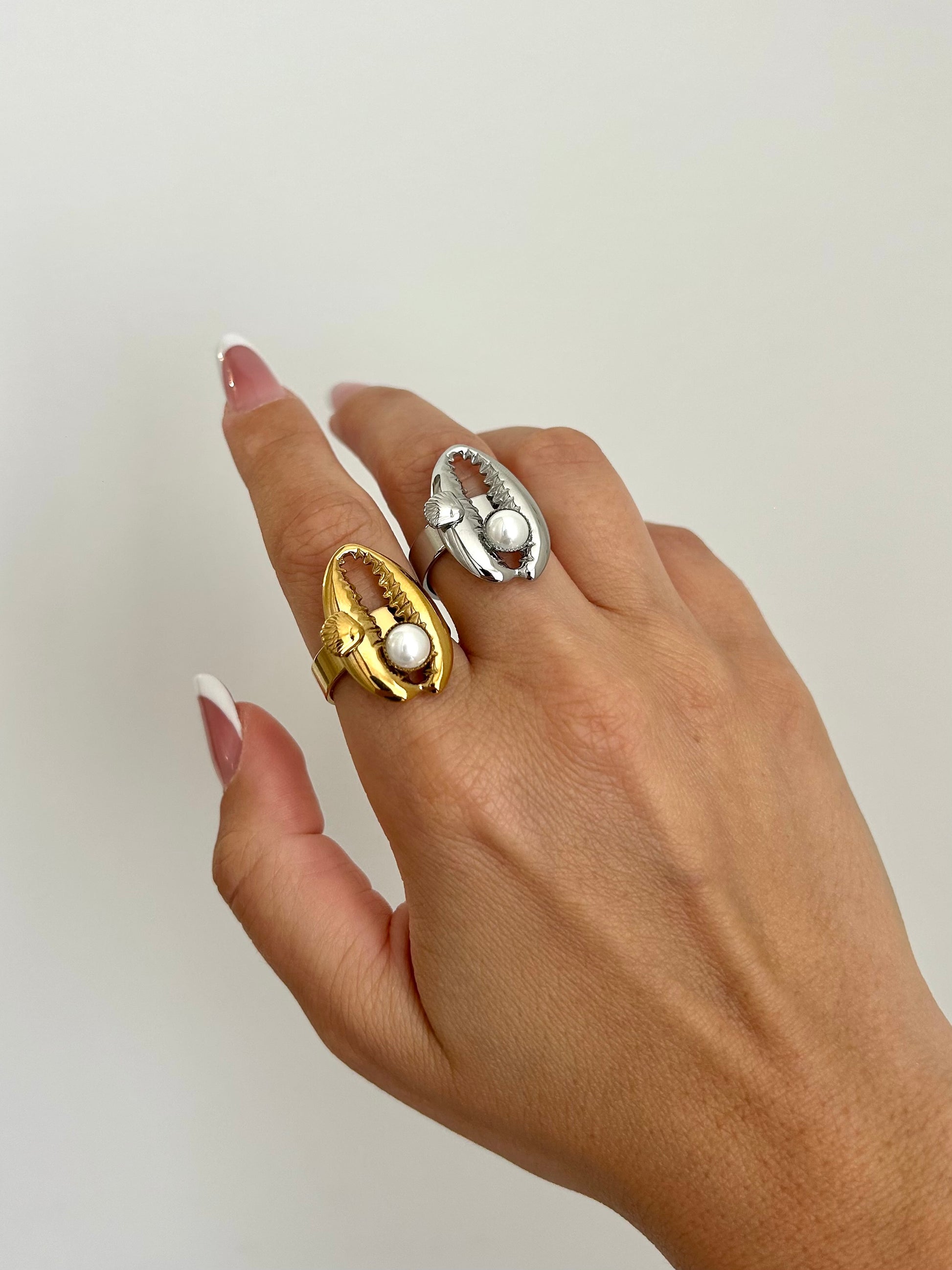 Anello Cowrie Shell