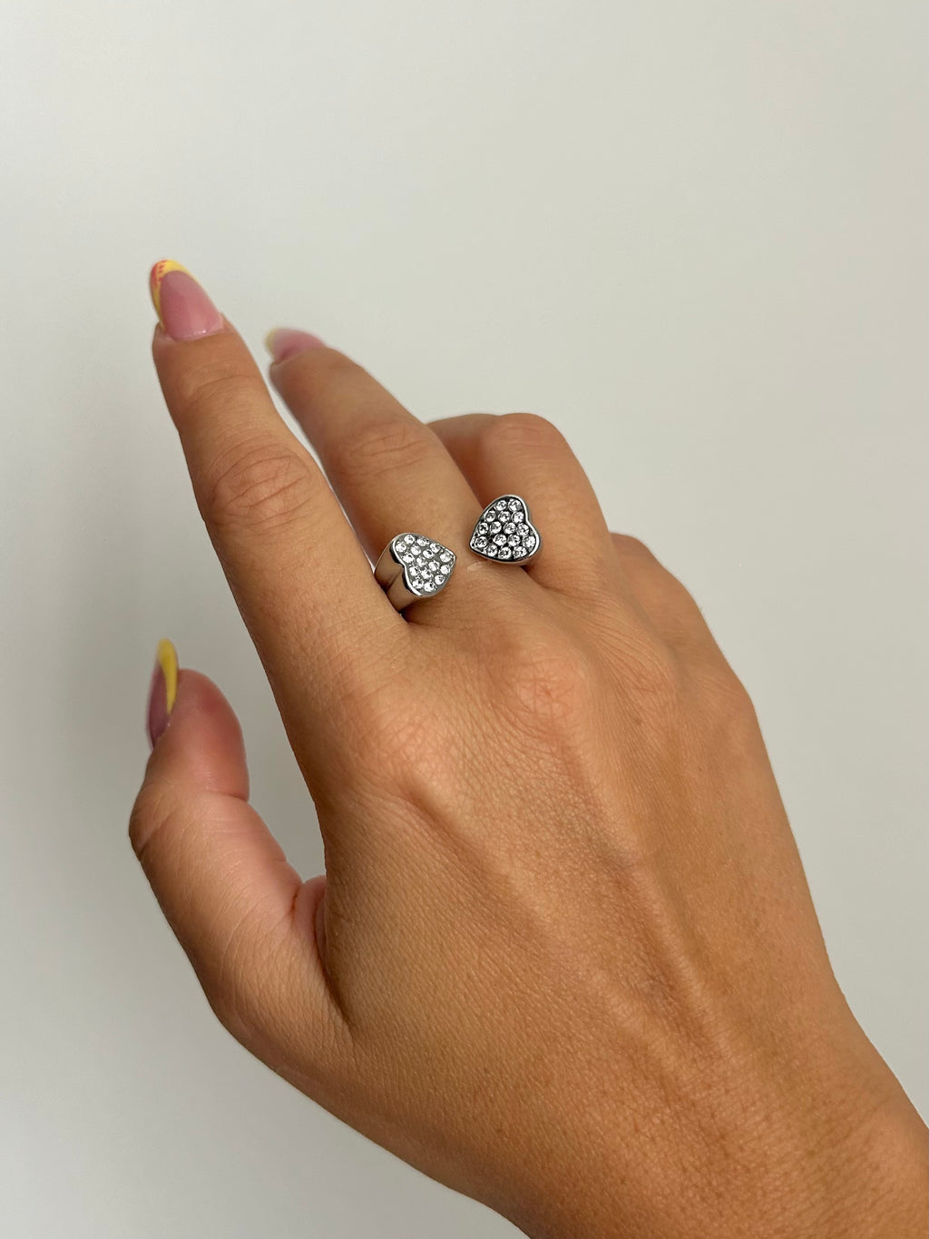 Anello Embrace