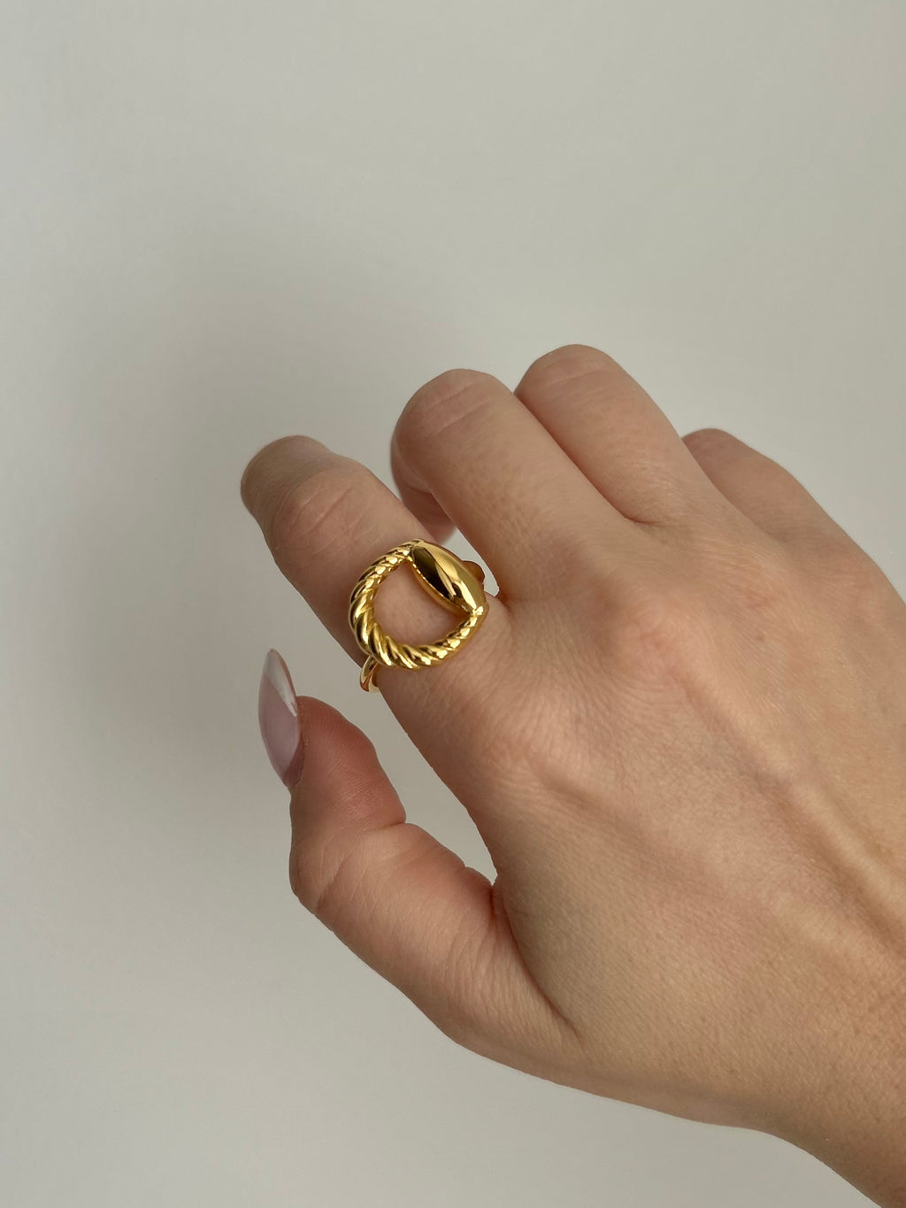 Anello Iside