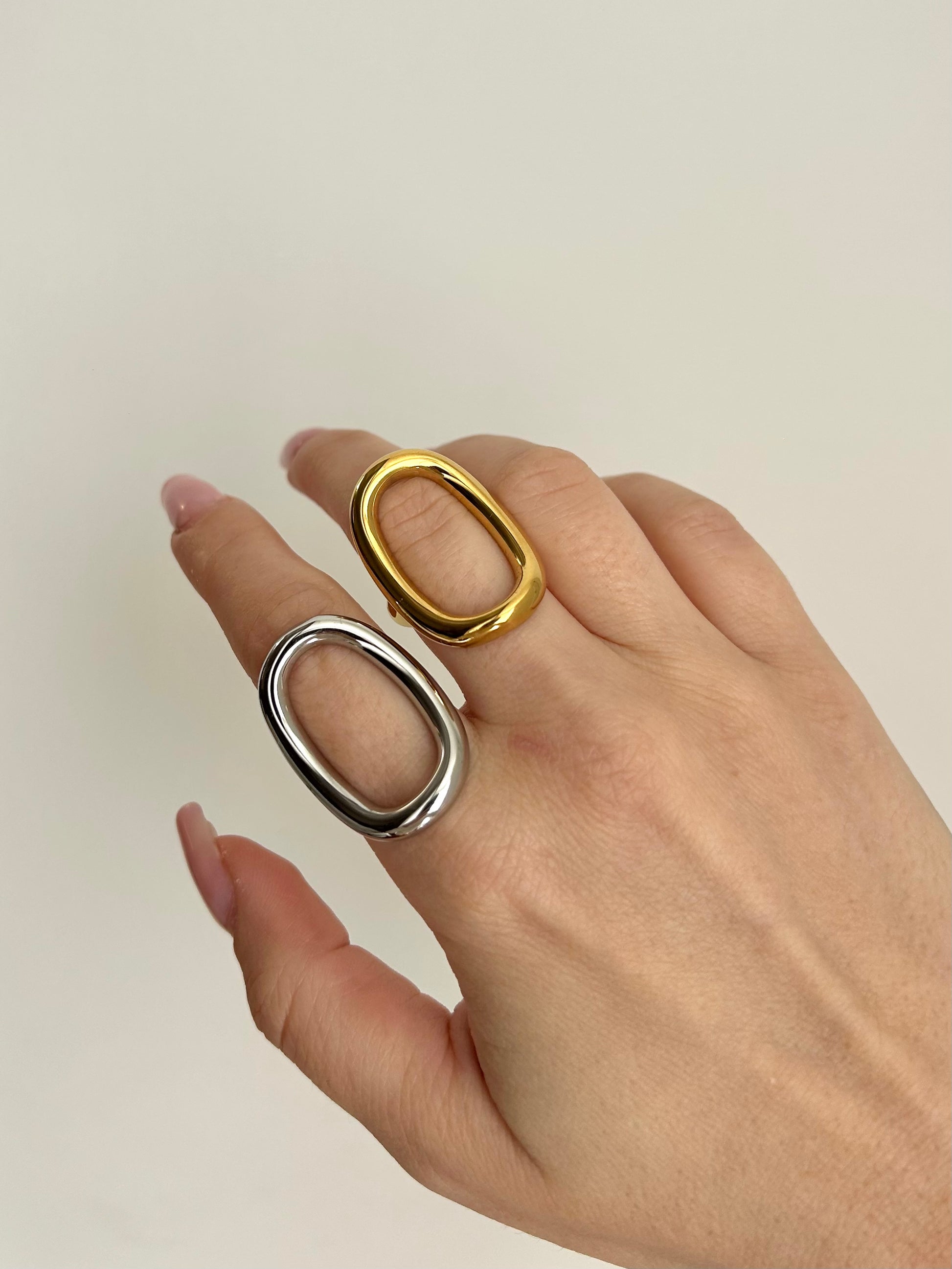Anello Circle