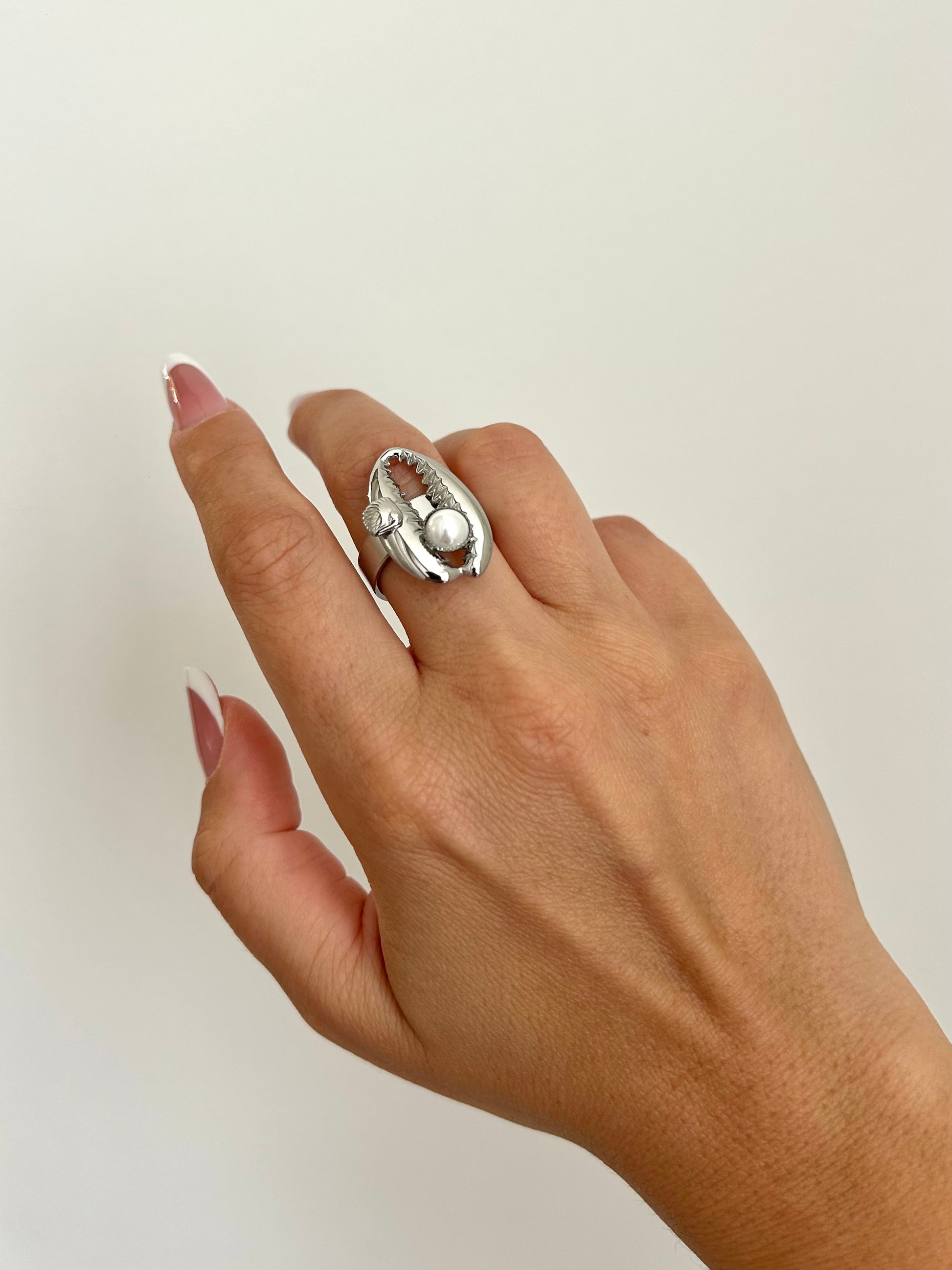 Anello Cowrie Shell