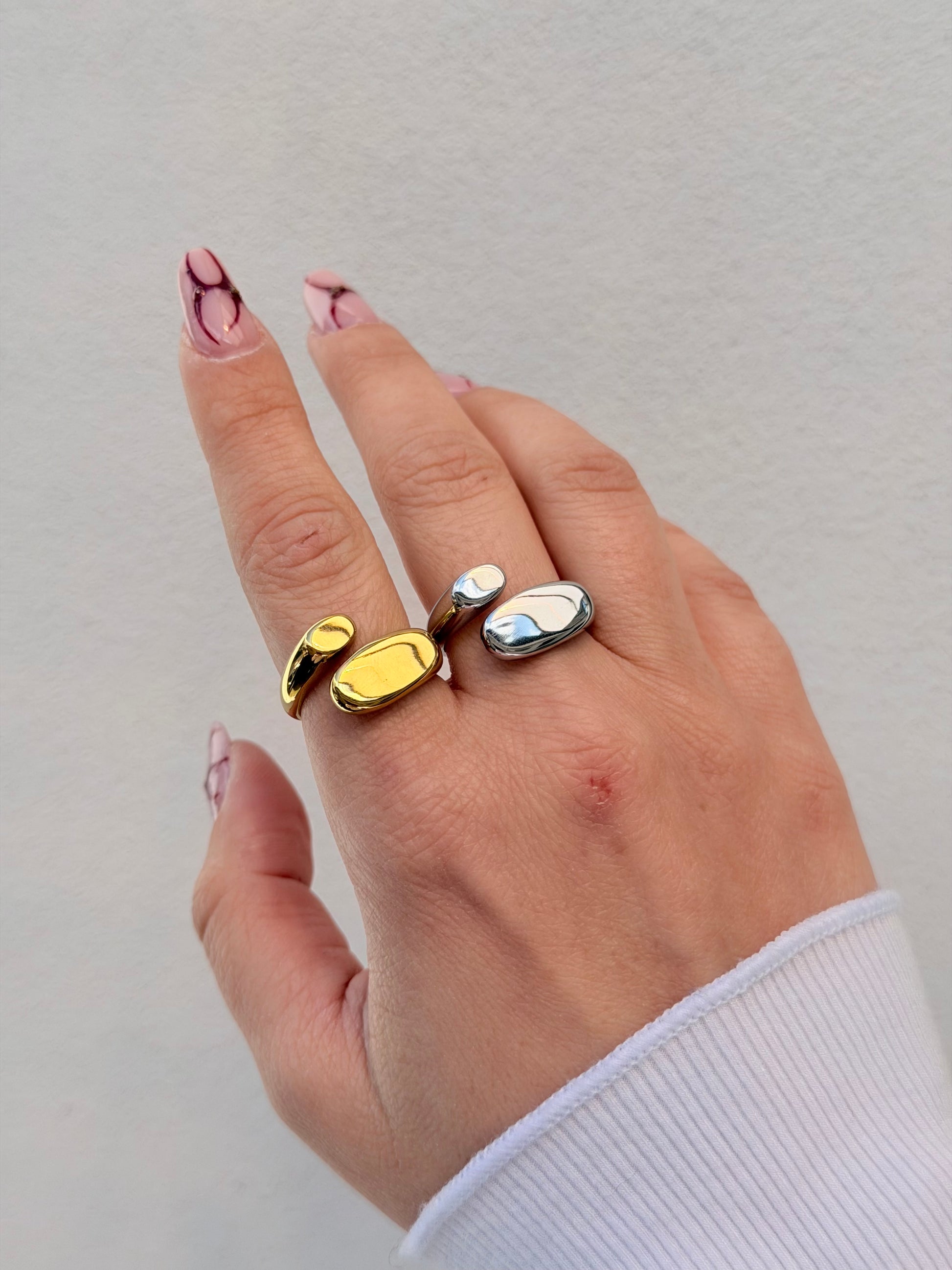 Anello Iside