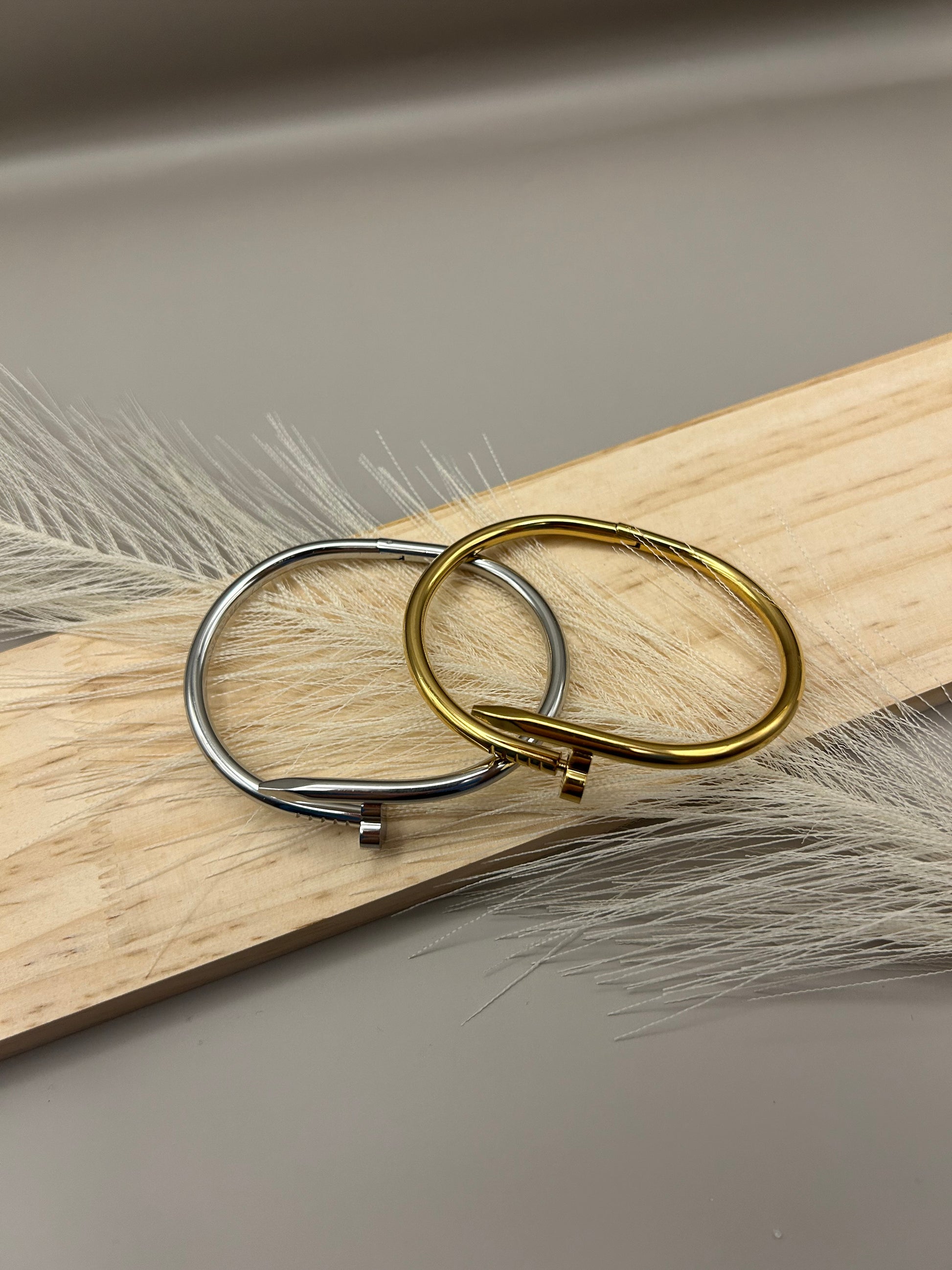 Bracciale Rigido Chiodo