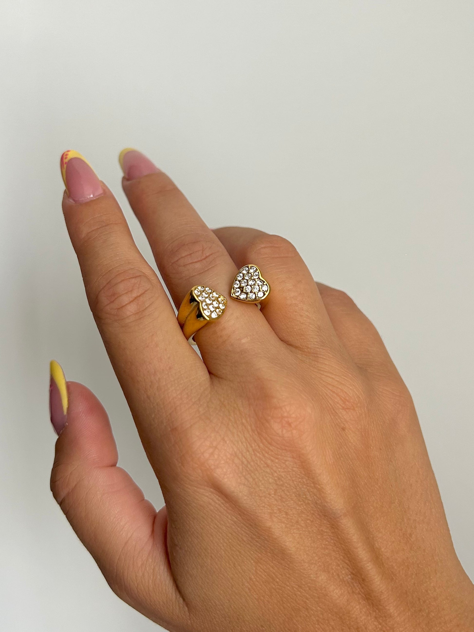 Anello Embrace