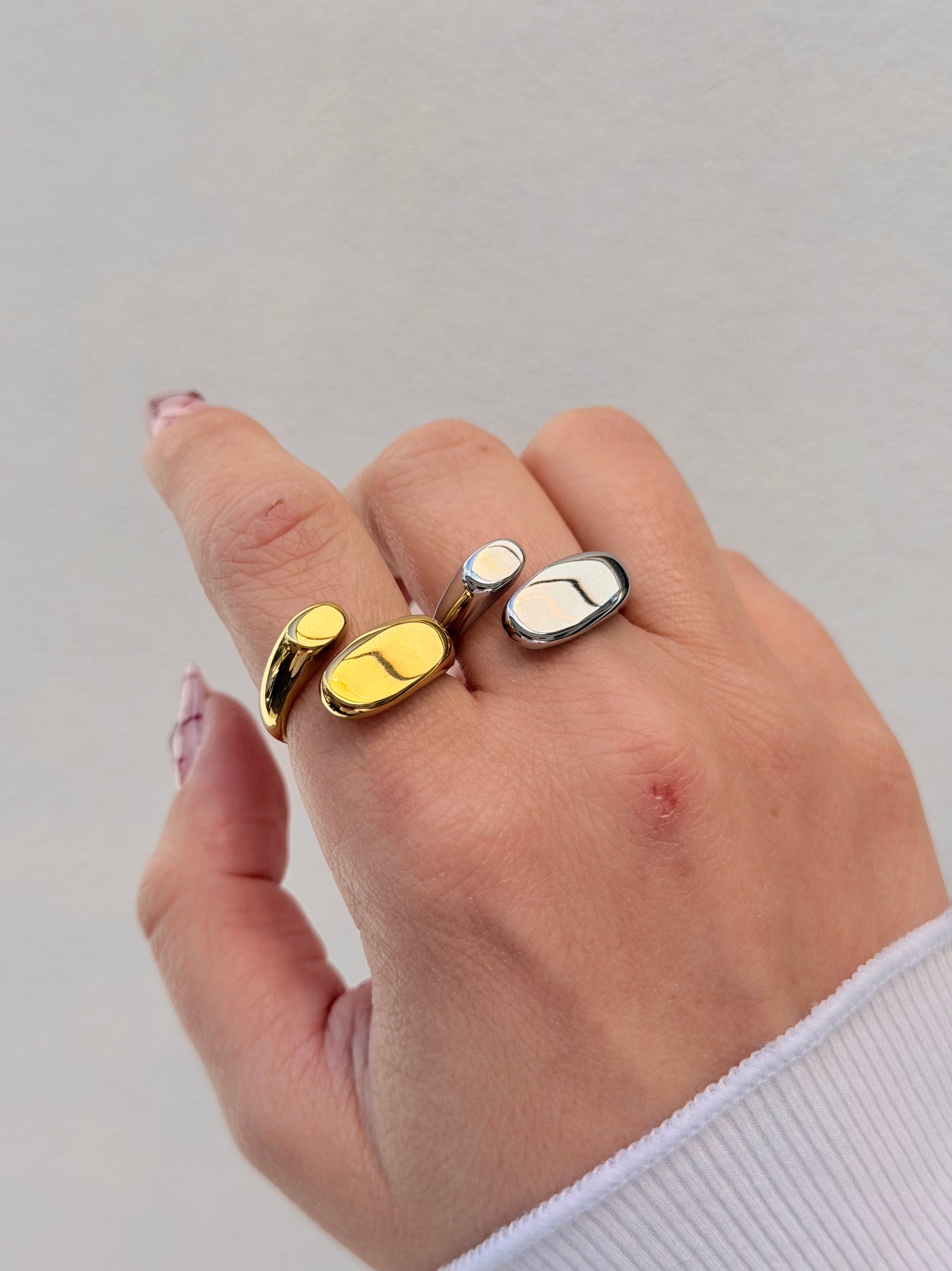 Anello Iside
