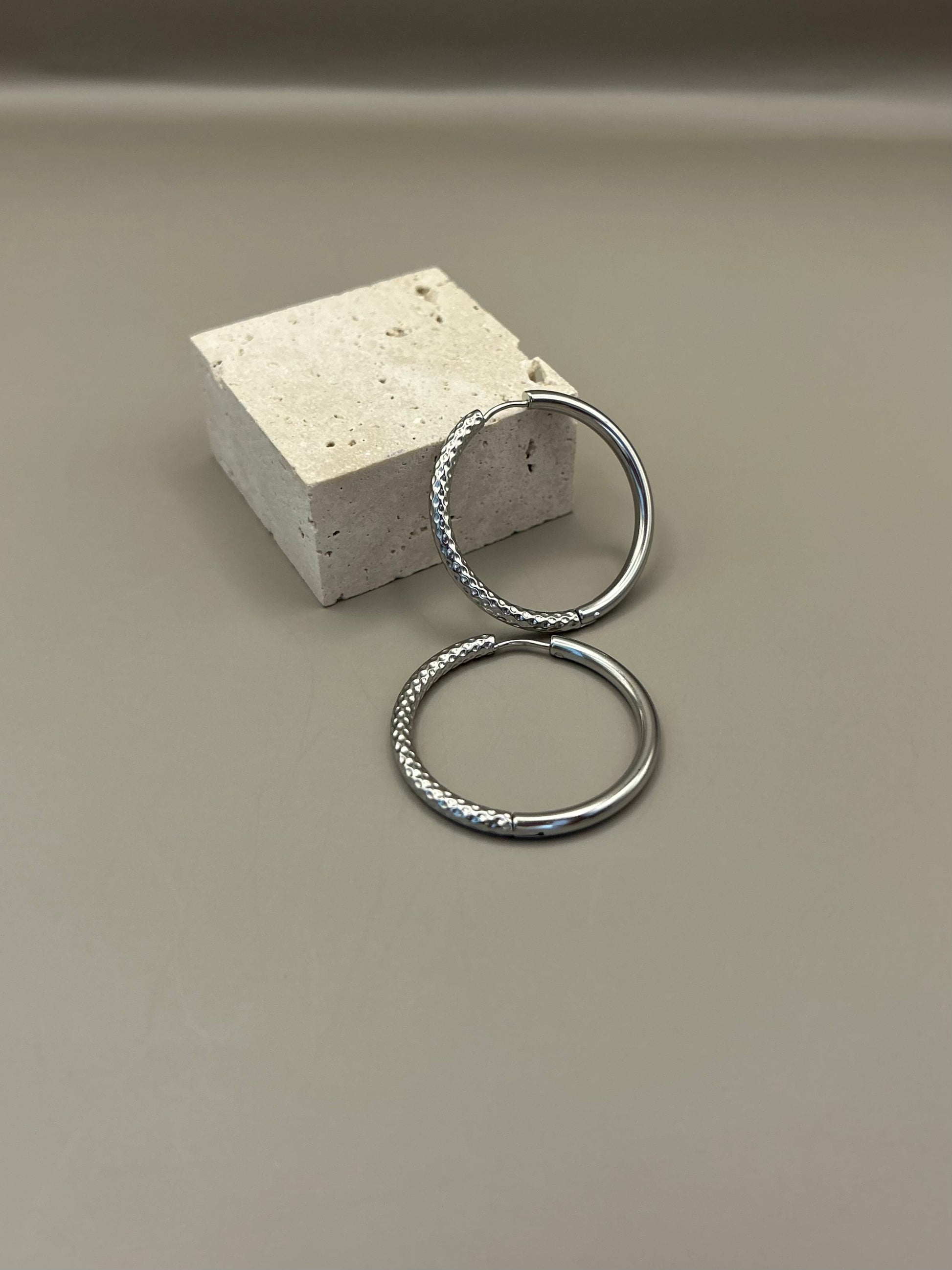 Orecchini GRITTY HOOP